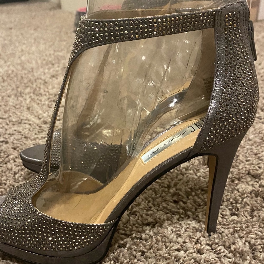 High heel shoes with rhinestone size 7.5 Brand new
